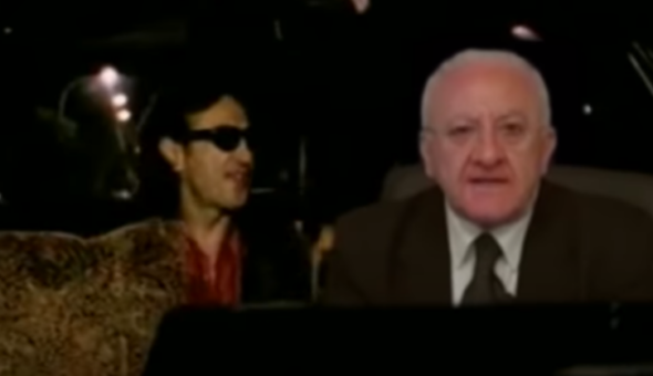 De Luca canta 
