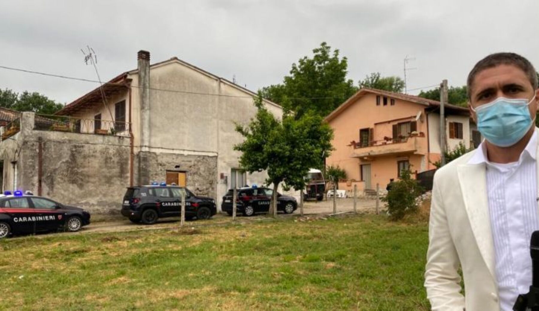 Dramma sfiorato a Ceccano, troupe di Striscia aggredita con pugni, sassi e bastoni. Il video di Moreno Morello