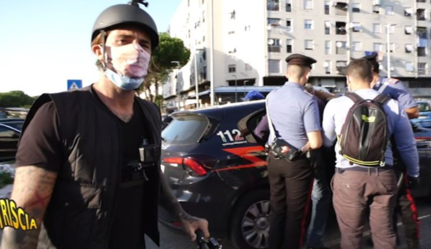 Tor Bella Monaca: minacce, pugni e sputi contro Vittorio Brumotti