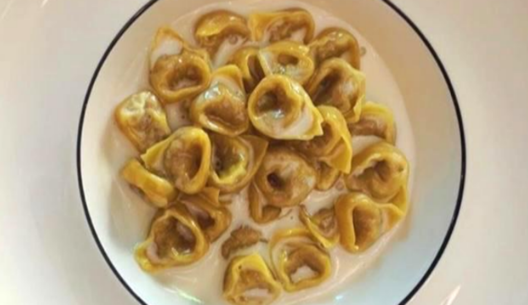 La ricetta dei Tortellini in crema di Parmigiano Reggiano del Tortellante