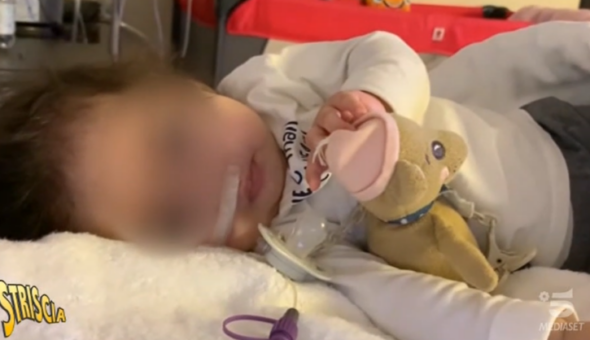 Dopo la campagna di Striscia, l'AIFA approva la rimborsabilit della terapia genica per i bambini malati di SMA