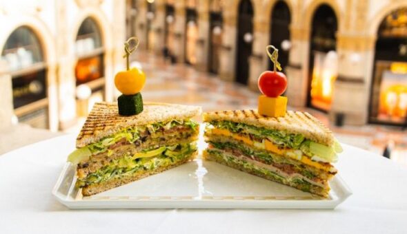 La doppia ricetta del Club Sandwich di Marco Pedron: con tacchino e bacon e vegetariana