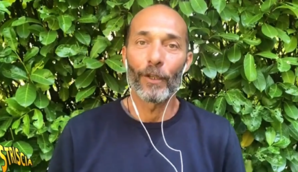 Il medico del Parvulan ai microfoni di Striscia: “Se ti fai la puntura puoi andare in giro senza mascherina”