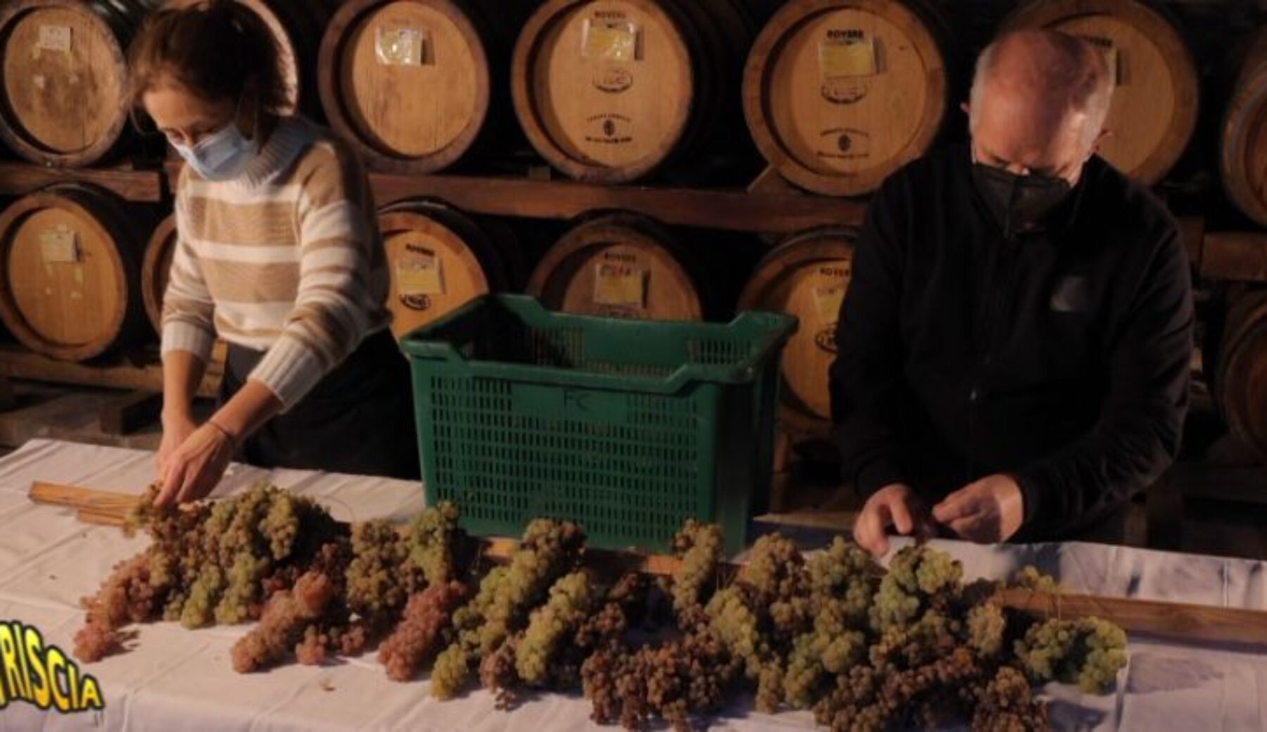 Nella rubrica “Paesi, paesaggi…”, Davide Rampello e il vin santo da uve affumicate di Città di Castello