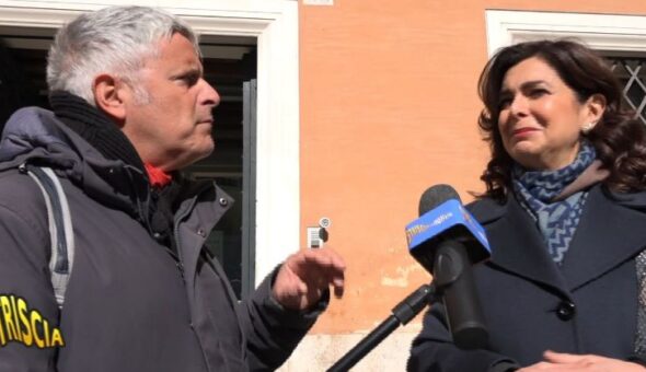 Lucci indaga sulla sorellanza dopo la frase choc di Laura Boldrini 