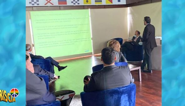D'Alema e la vendita d'armi in Colombia: dopo l'inchiesta di Striscia sospeso il manager di Fincantieri. Nuove prove esclusive