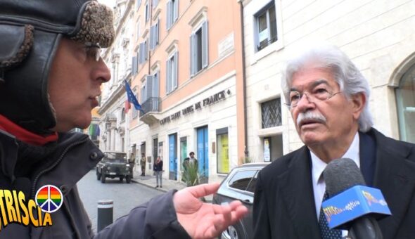 Enrico Lucci e la crisi del gas russo: «Ma a dicembre come ci riforniamo?» La soluzione del senatore Antonio Razzi