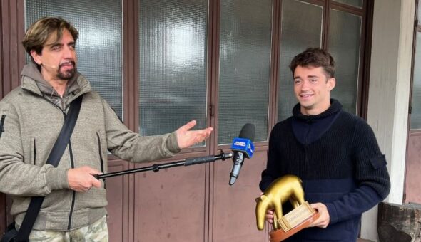 Tapiro d'oro a Charles Leclerc dopo il furto dell'orologio: «Hanno proprio fatto un bel lavoro, organizzati e veloci»