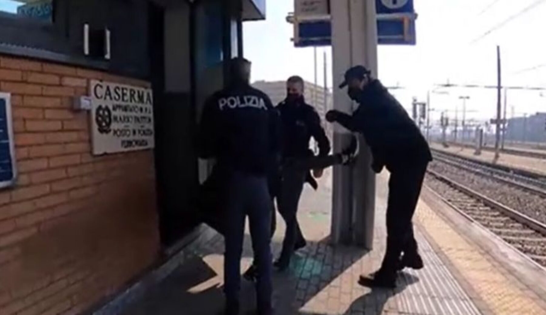 Borseggiatrici a Milano, la circolare della procura: “In carcere anche se incinte”