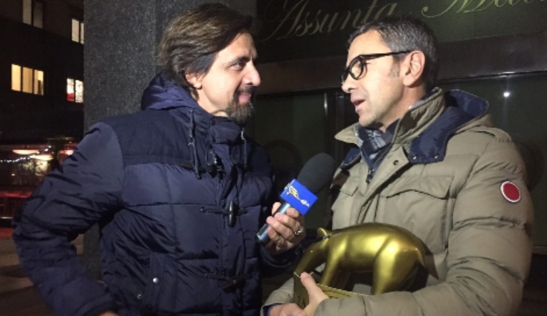 A Striscia la notizia 
Tapiro d’oro con gli occhiali a Costacurta per il battibecco con Mihajlovic