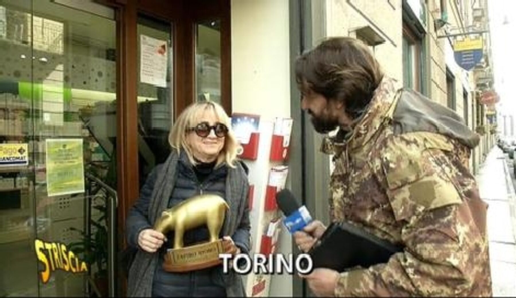 A Striscia la notizia  Tapiro d’oro a Luciana Littizzetto per la polemica con Flavio Briatore sui suoi presunti ritocchi estetici