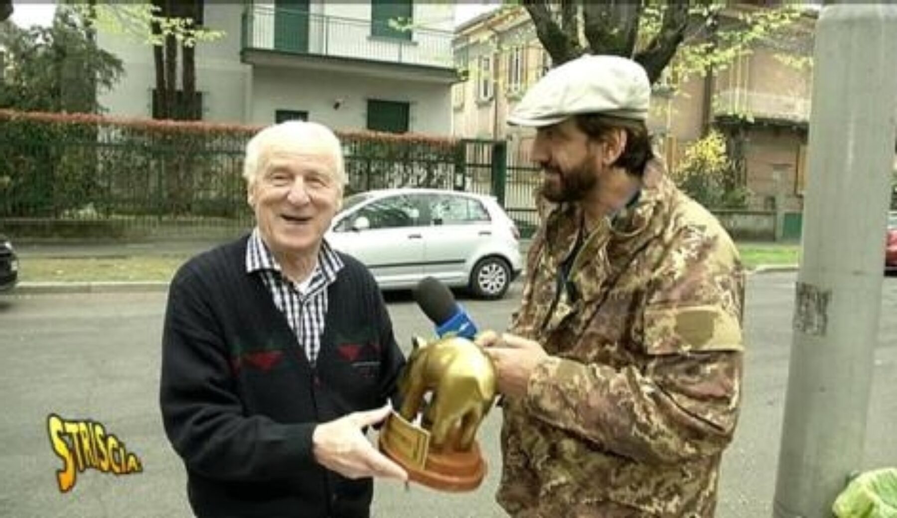 A Striscia la notizia Tapiro d’oro a Giovanni Trapattoni  per la sua parolaccia in diretta tv