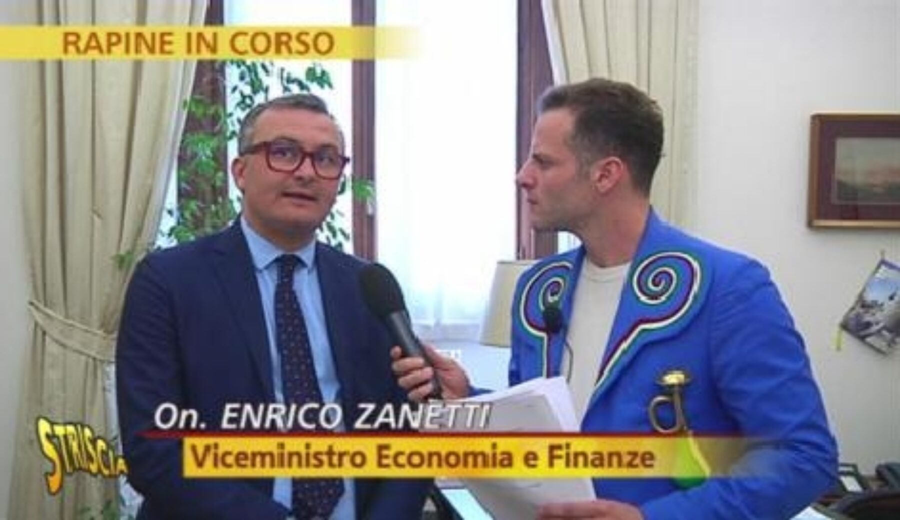 A Striscia la notizia parla il viceministro delle finanze Enrico Zanetti.
