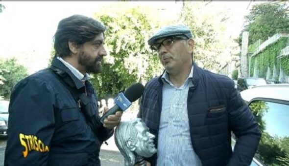 A Striscia la notizia Gongolo a Sinisa Mihajlovic
per il pareggio del Milan contro il Carpi dopo il suo esonero