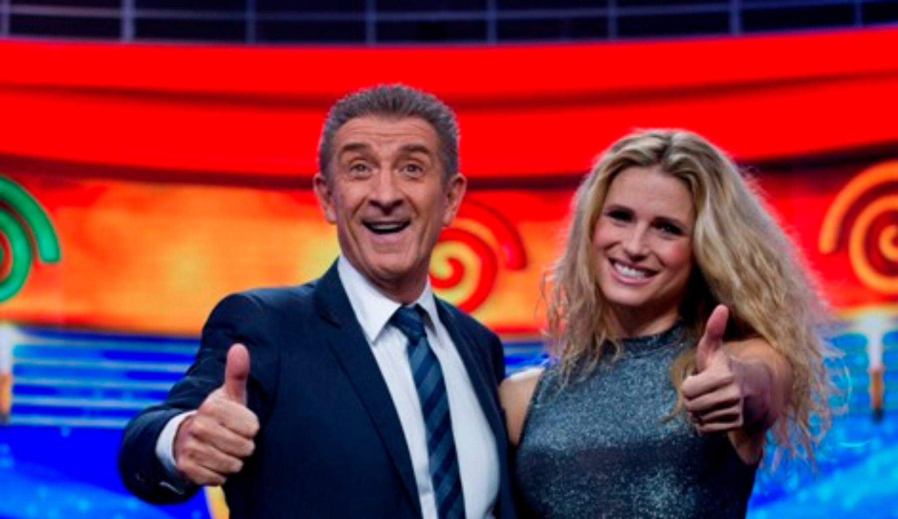 Cambio della guardia a Striscia la notizia: torna Ezio Greggio al fianco di Michelle Hunziker