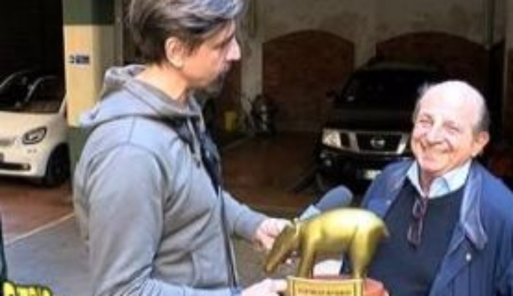A Striscia la notizia Tapiro d’oro a Giancarlo Magalli
per la polemica con Adriana Volpe a “I Fatti Vostri”