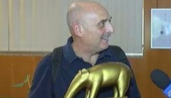 A Striscia la notizia Tapiro d’oro a Paolo Brosio
dopo i dubbi di Papa Francesco sulle recenti apparizioni a Medjugorje: «c’è da ubbidire alla Chiesa e il Papa è il Papa»