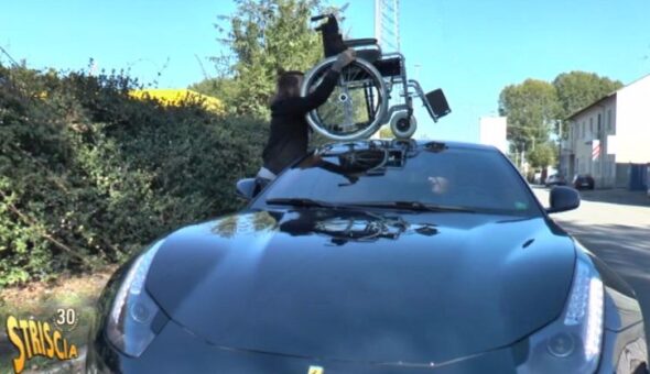 IlGiorno.it - Ferrari sul parcheggio disabili, la difesa: 
