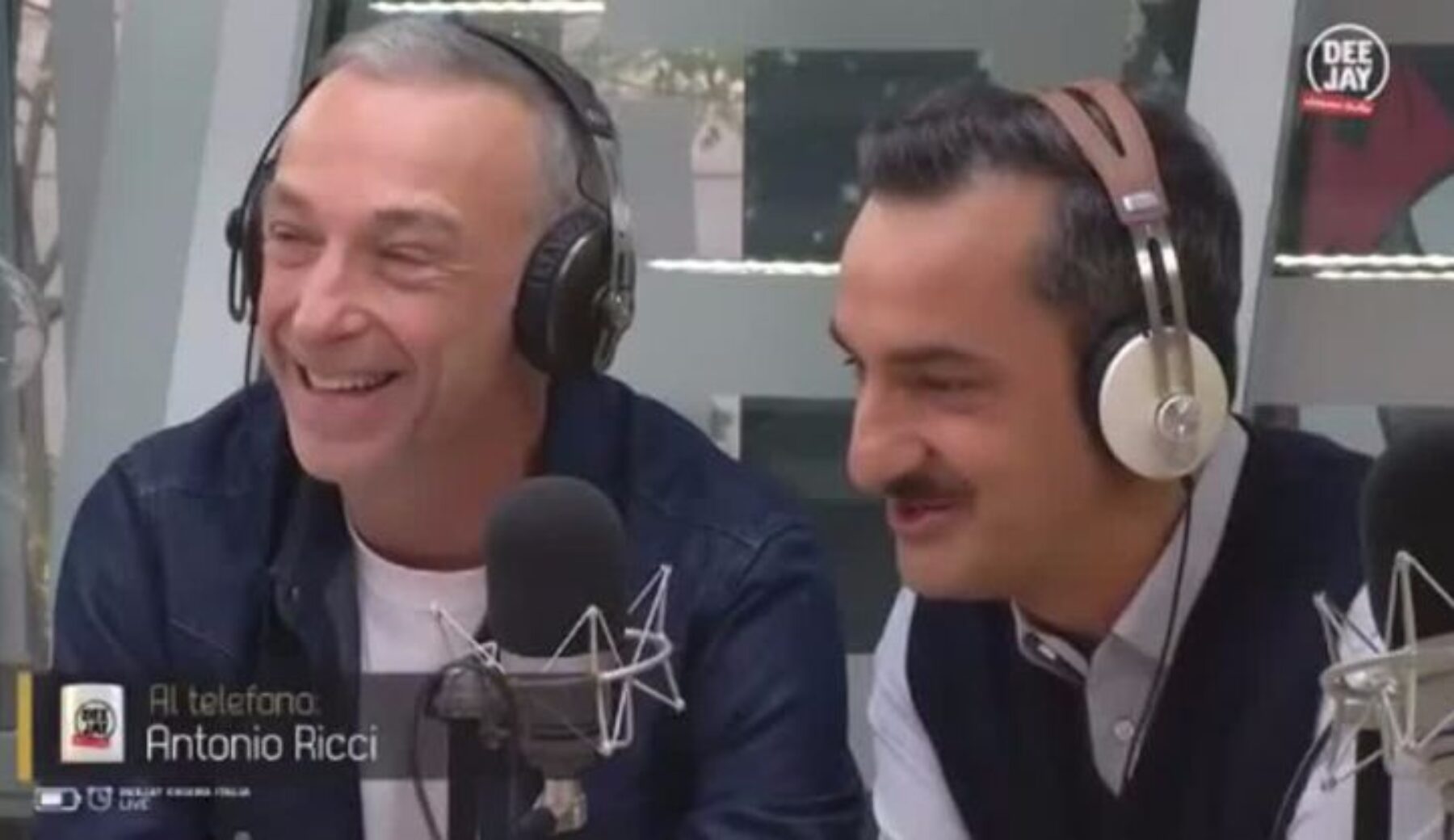 Curiosi retroscena svelati da Antonio Ricci durante l’intervista andata in onda a Radio Deejay