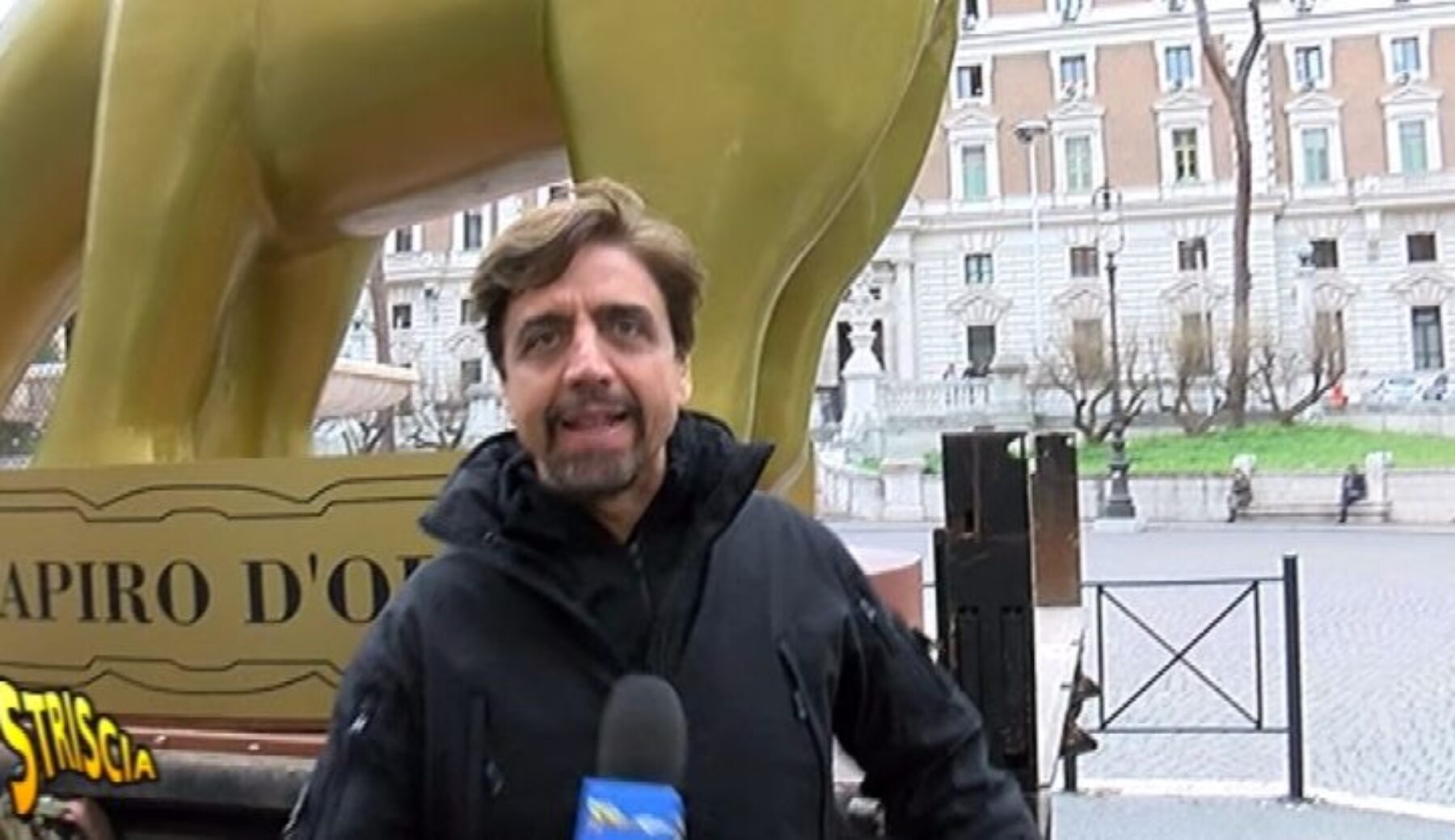 Tapiro d’oro gigante al Ministro dell’Interno Marco Minniti
per le falle nel sistema di sicurezza antiterrorismo a Milano