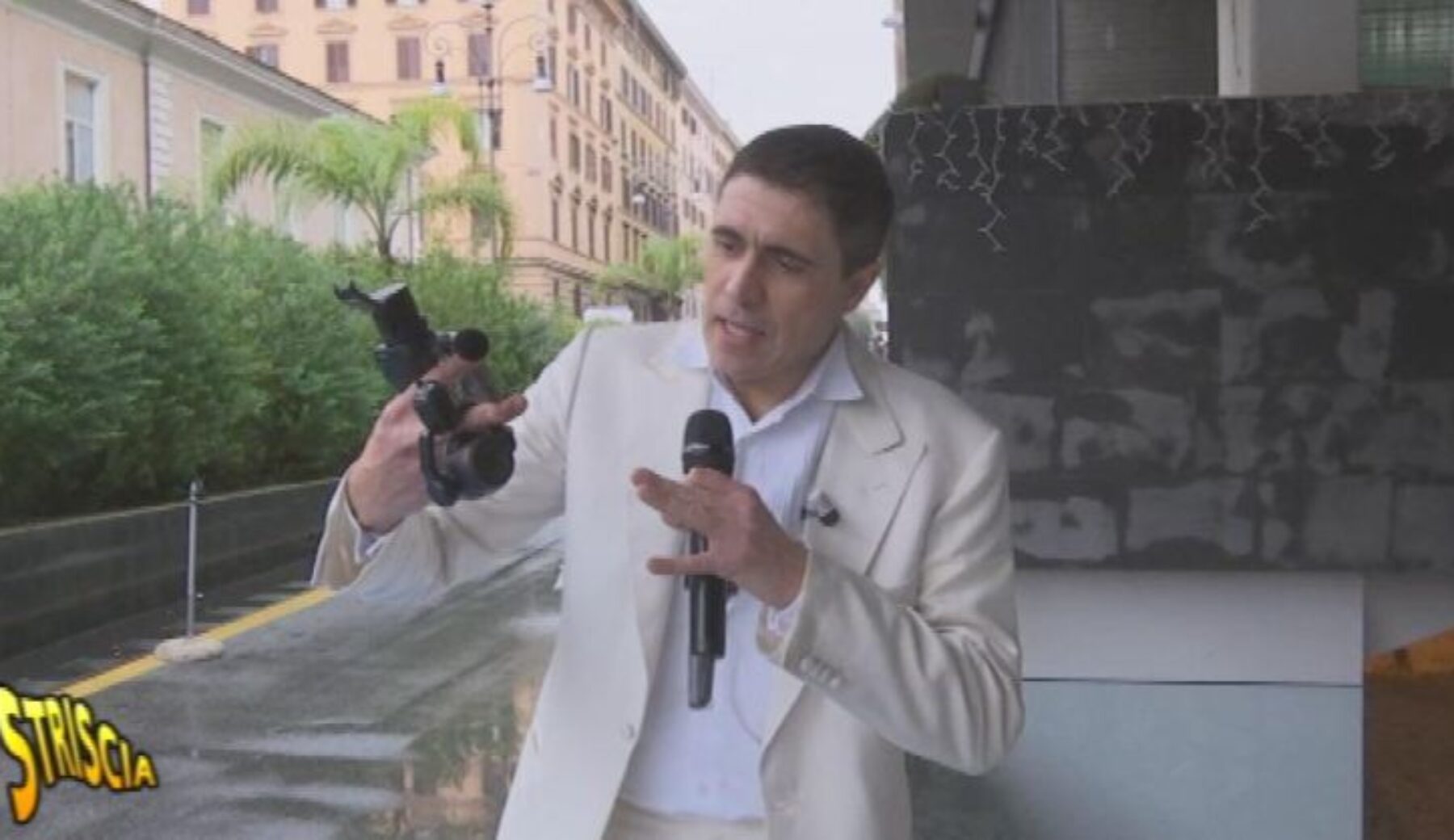 Moreno Morello aggredito a Roma:  a Striscia la notizia il servizio completo