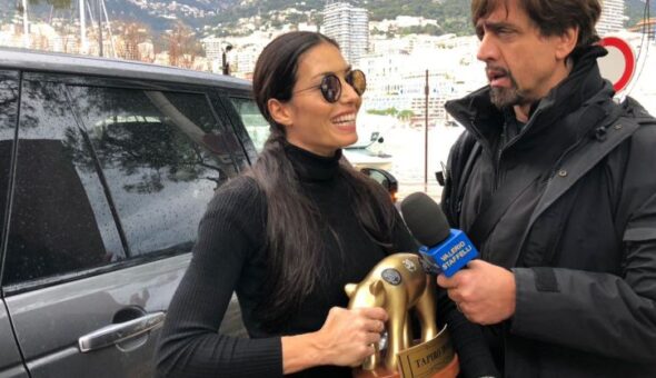 A Striscia la notizia Tapiro d’oro a Elisabetta Gregoraci per la separazione da Flavio Briatore