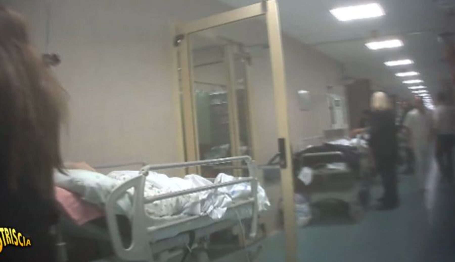A Striscia la notizia emergenza barelle all’ospedale Cardarelli di Napoli