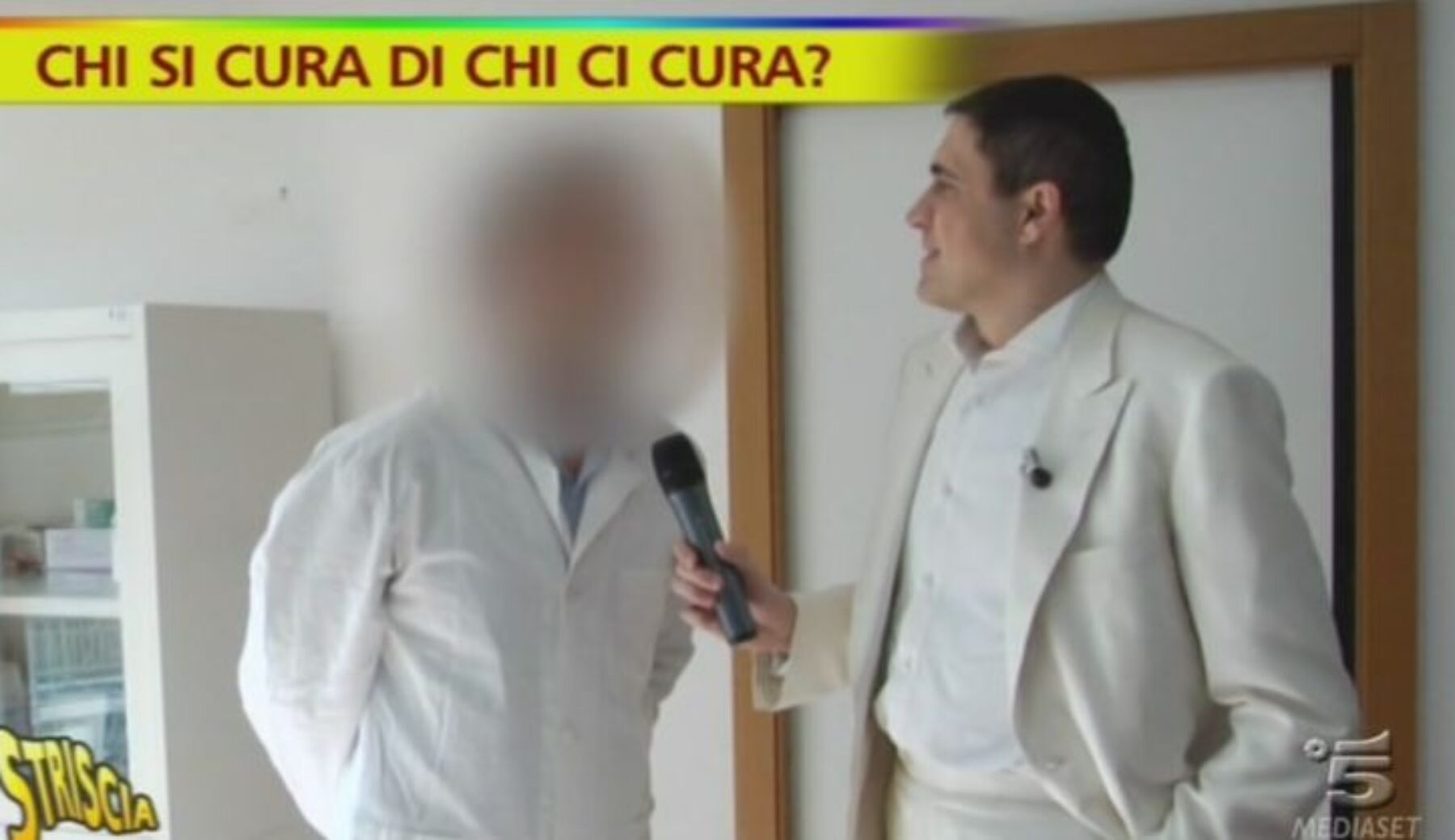 Falso medico di base smascherato da Striscia la notizia risarcisce 120.000 euro all’Azienda sanitaria