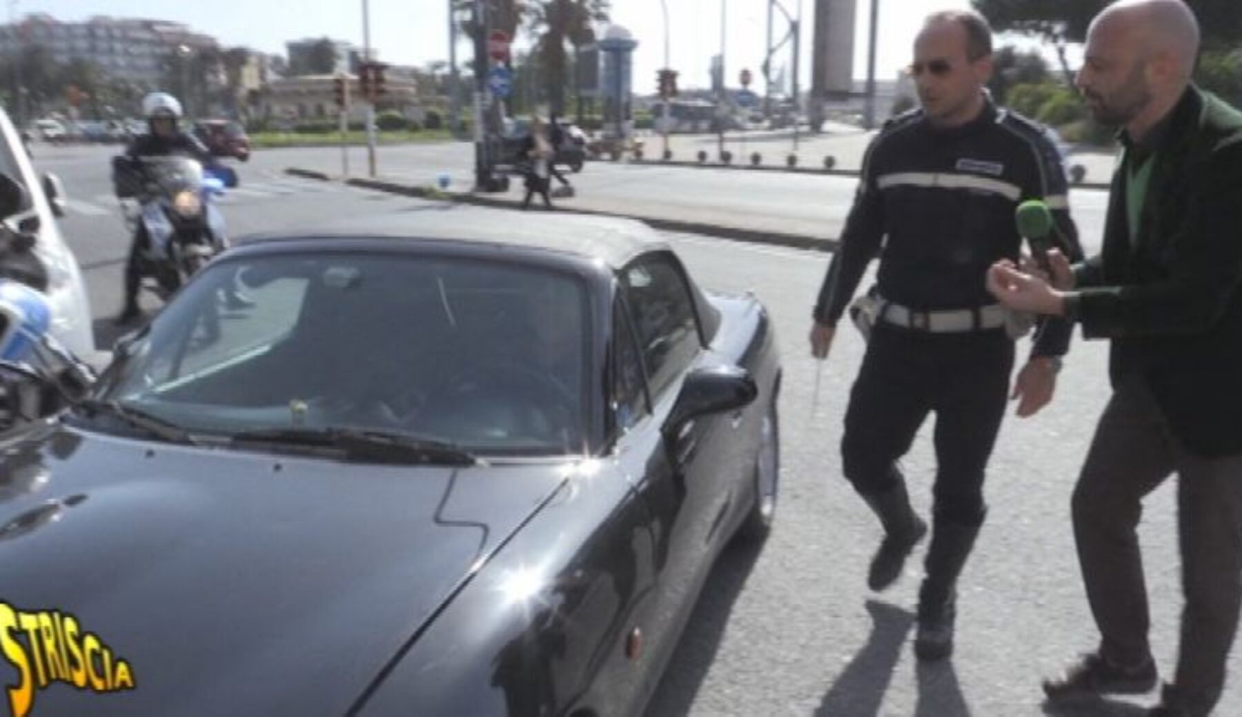 Napoli: poliziotti senza assicurazione auto e moto?