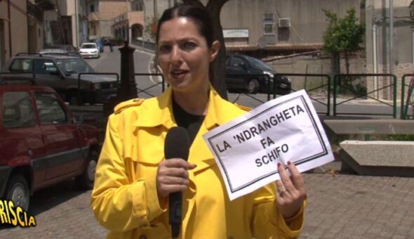 Stefania Petyx a San Luca per un selfie contro la ‘ndrangheta.