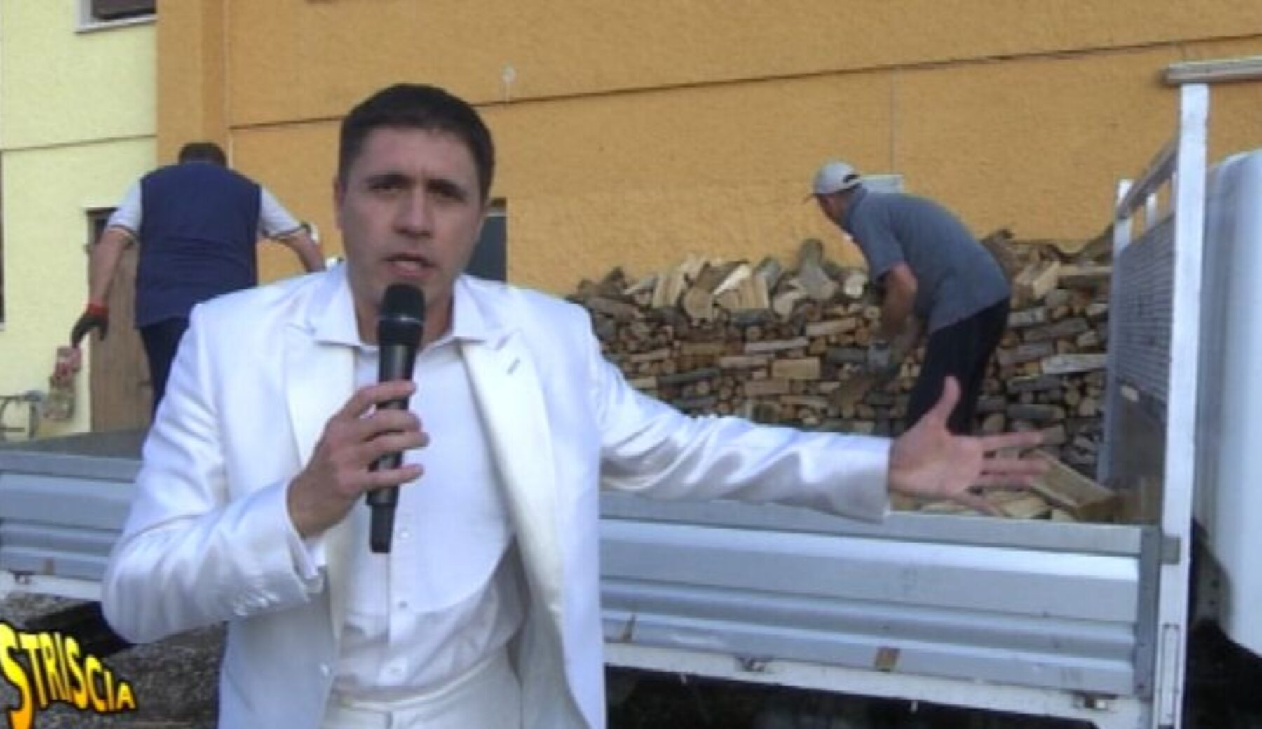 Moreno Morello sventa una truffa dei venditori di legna