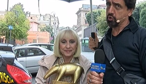 Striscia la notizia, Tapiro d'oro a Raffaella Carrà