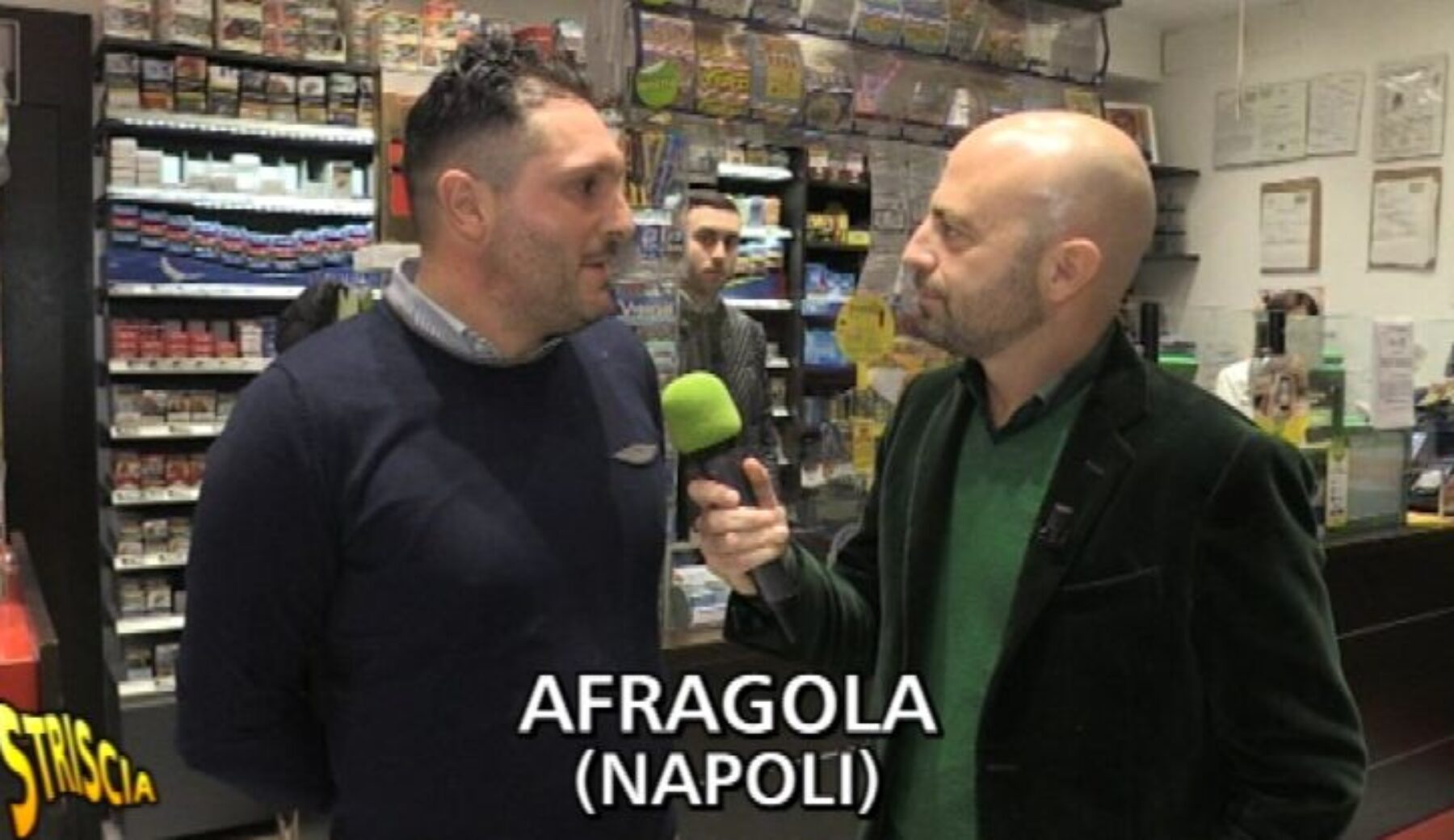 Striscia la notizia, Luca Abete nel bar che ha subito 12 rapine