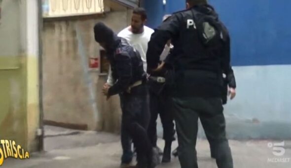 Edoardo Stoppa, obbligo di firma per il presunto 