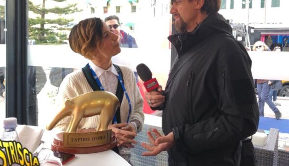 Tapiro d'oro ad Andrea Delogu per aver elogiato 