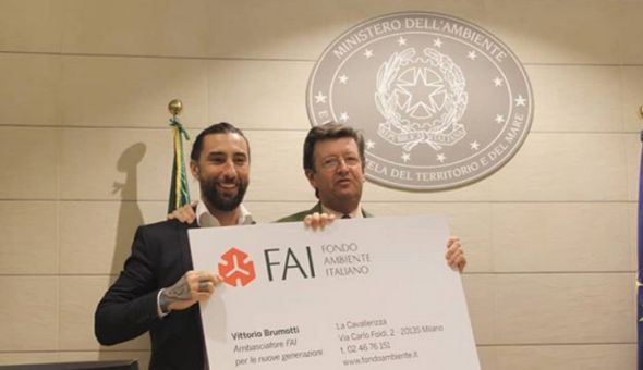 Striscia, Brumotti e il FAI insieme per la tutela del territorio