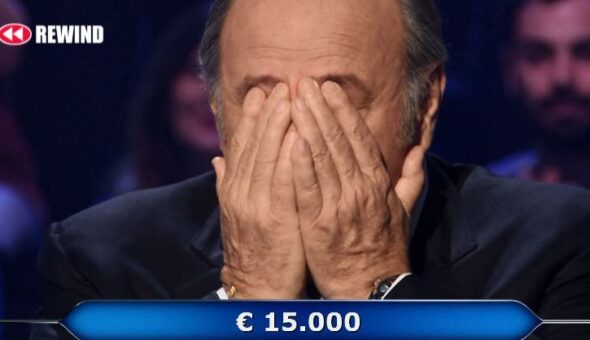 Gerry Scotti piange per la tensione a 