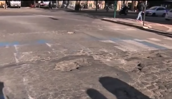 Buche a Roma: ecco come vengono spesi i soldi che dovrebbero essere usati per la manutenzione