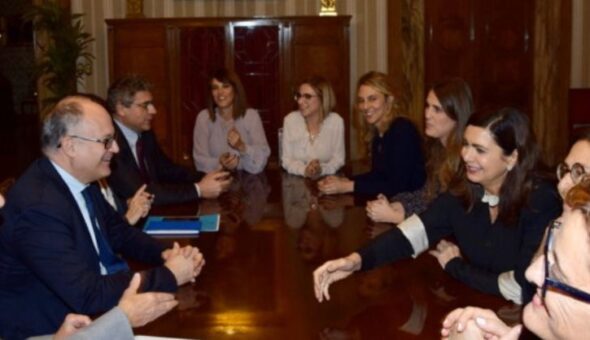 Tampon tax, Iva tagliata al 5% per assorbenti e tamponi, ma solo se bio