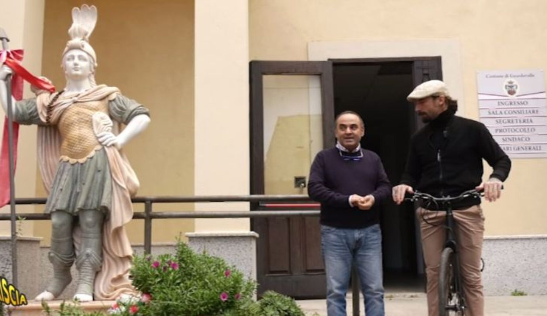 Statua di Sant’Agazio, Codacons e consiglieri comunali spingono per la rimozione