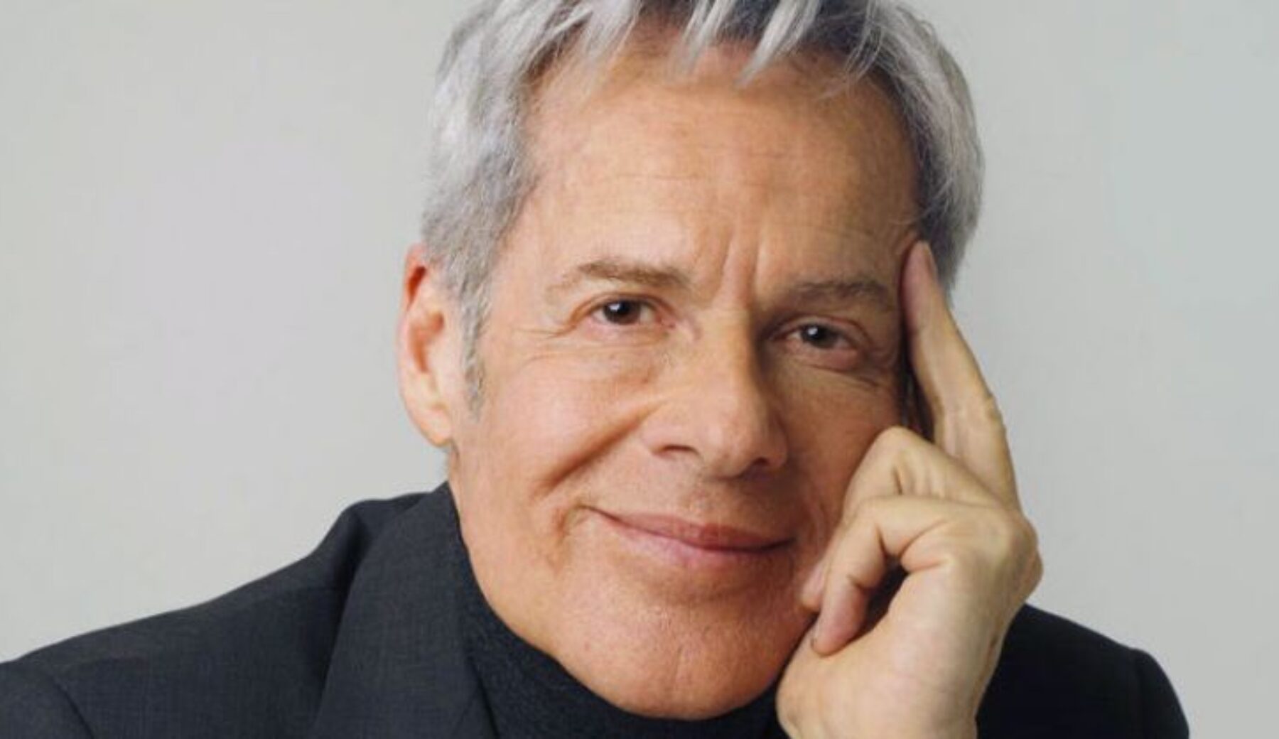 Claudio Baglioni e i prestiti letterari: la risposta di Striscia ai fan