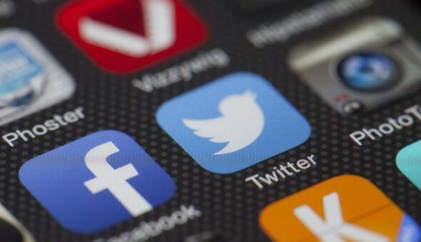 Anche Twitter introduce le stories: il social dell’uccellino lancia la sfida a Facebook e Instagram