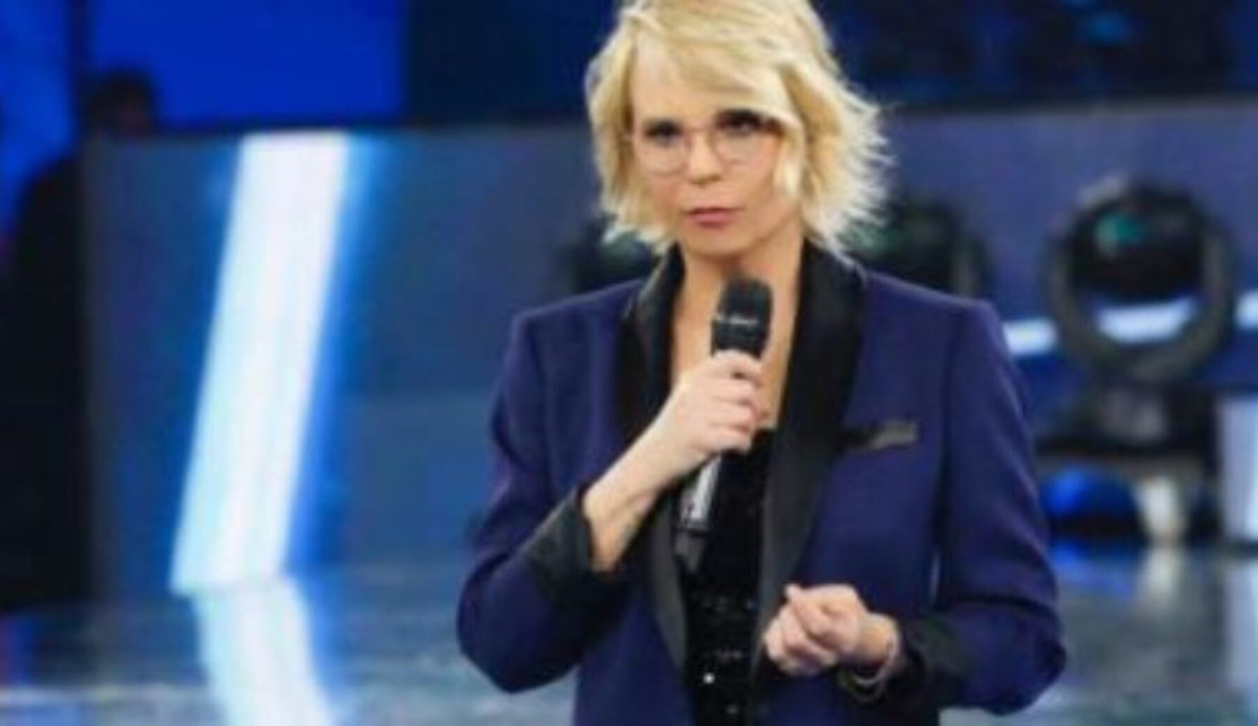 Polemiche per l’invito delle Sardine ad Amici di Maria De Filippi, la risposta della presentatrice