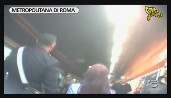 Borseggi nella metropolitana di Roma