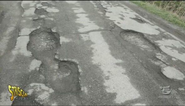 Strade disastrate nel pavese