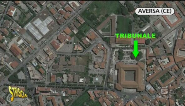 Parcheggiatori abusivi nei pressi del Tribunale di Aversa