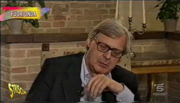 Vittorio Sgarbi assonnato...