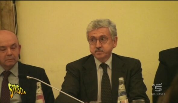 La contemplazione di Massimo D'Alema