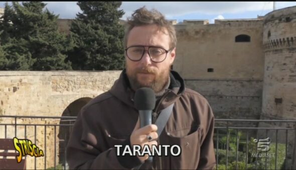 Vento a Taranto, le polveri dell'Ilva sulla città