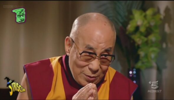 Celenza che doppia il Dalai Lama, mostruoso